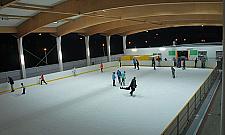 W sobotę otwierają lodowisko. Wraca pingwinek