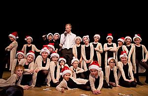 Mikołajkowe show: dzieci dzielą się radością i pasją