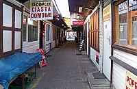 Co będzie z bazarem przy Conrada? Przetrwa czy upadnie?