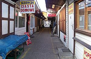 Co będzie z bazarem przy Conrada? Przetrwa czy upadnie?