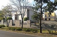 Sadul: kościół jak bunkier