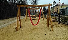 Półtorakilometrowa aleja zabaw dla dzieci powstała wzdłuż Bystrej