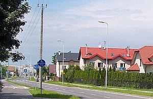 Samochody pędzą Nowozabielską. Zły projekt ulicy?