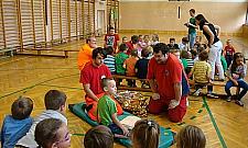 Ucz się pomagać w 3 Pokojach z Kuchnią!