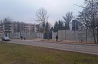 A mury rosną... Centrum Kryptologii oszpeciło Piaski