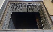 Kobieta wpadła do kanału technologicznego