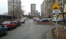 Kierowca do pieszego w strefie zamieszkania: "S****j z drogi!"