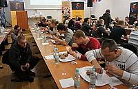 Kto zje pięć pączków w minutę? Kolejne zawody na Woli