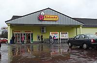 Namolni opanowali przysklepowe parkingi