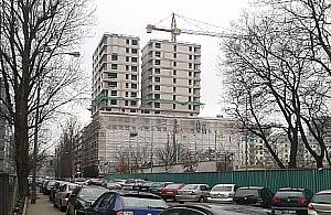 Dwie wieże górują nad Karolkową