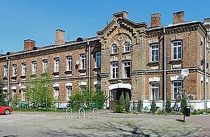 Kozłówka: kiedyś willa, dziś zepchnięta na margines