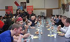 Mamy nowego rekordzistę w jedzeniu pączków!