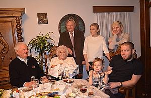 45 lat razem na Bielanach: historia rodziny Bernasiów