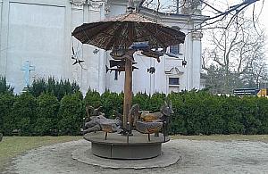 Karuzela na Bielanach co niedziela