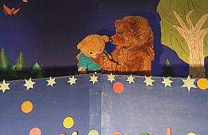 Dokąd z dzieckiem ? Na teatrzyk o niemądrym misiu