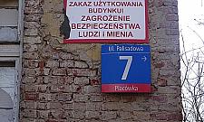 Zabytkowa willa na Bielanach to kompletna ruina