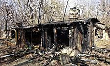 Zabytkowa willa na Bielanach to kompletna ruina