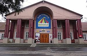 Dwieście tysięcy utopione w "Karuzeli". Co dalej z kultowym klubem?