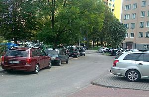 Brak pomysłu na osiedlowe parkingi i garaże