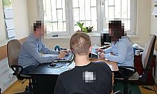 Ostrzelał drzwi wejściowe w bloku