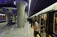 Czy mieszkańcy Woli korzystają z metra?