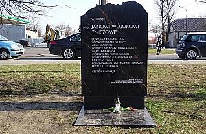 Kamień dla "Znicza": oficera w wyglansowanych butach