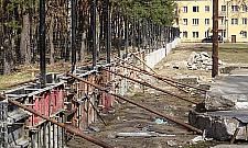 Trwa remont ogrodzenia Cmentarza Żydowskiego