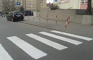 Po co ta zebra w strefie zamieszkania przy Andersena?