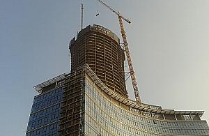 Wieża przy pl. Europejskim dominuje nad okolicą