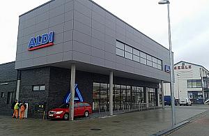Aldi ruszy pod koniec kwietnia. A wiata przystankowa?
