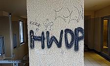 Lokatorzy zniszczą dom komunalny? Burmistrz: nie mamy jak ich weryfikować