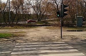 Nielegalnie przez tory? Kiedy innego wyjścia nie ma...