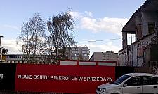 Niesamowity widok na ruiny na rogu Skierniewickiej i Wolskiej