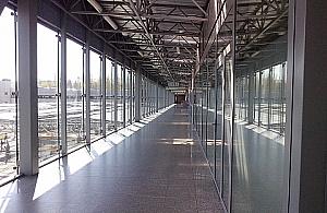 "Poziom przesiadek": pusty korytarz i ani żywej duszy