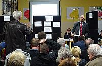 "Zaraz go strzelę w pysk". Awantura o progi na Zaciszu