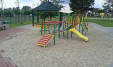 Nadszedł czas truskawek. Przerośnięta dla najmłodszych