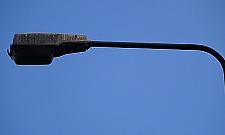 Na ulicach jest ciemno, bo... latarnie są brudne