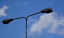 Na ulicach jest ciemno, bo... latarnie są brudne