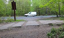 W Lesie Bemowskim spomiędzy drzew może wyjechać pociąg