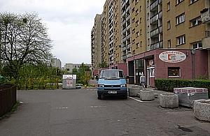 Jedna śmierć to za mało? Drogi pożarowe są zastawiane wszędzie