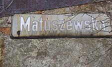 Dwa światy na Matuszewskiej. Przedwojenna ulica umiera