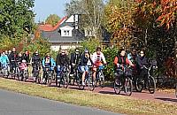 �ladami starej ciuchci na rowerach