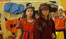 Szkolny teatr na Dzień Mamy