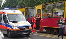 Pasażer zasłabł pod szpitalem. Karetka jechała pół godziny