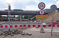 Przejście przez plac budowy? Piesi i rowery - won!