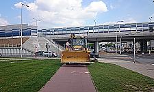 Przejście przez plac budowy? Piesi i rowery - won!