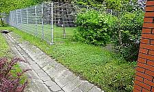 Miejsce pamięci odcięte rowem melioracyjnym. Jak zapalić znicz?