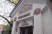 Wymowny relikt dawnych czasów na Wólczyńskiej