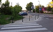 Słupki na skrzyżowaniu Lazurowej i Narwik. Będzie bezpieczniej?
