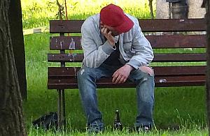 Usunąć ławki na Bródnie? Służą tylko pijanym